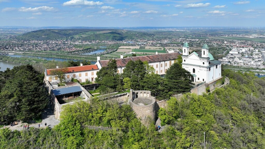 Wzgórze Kahlenberg zdjęcie Wikipedia