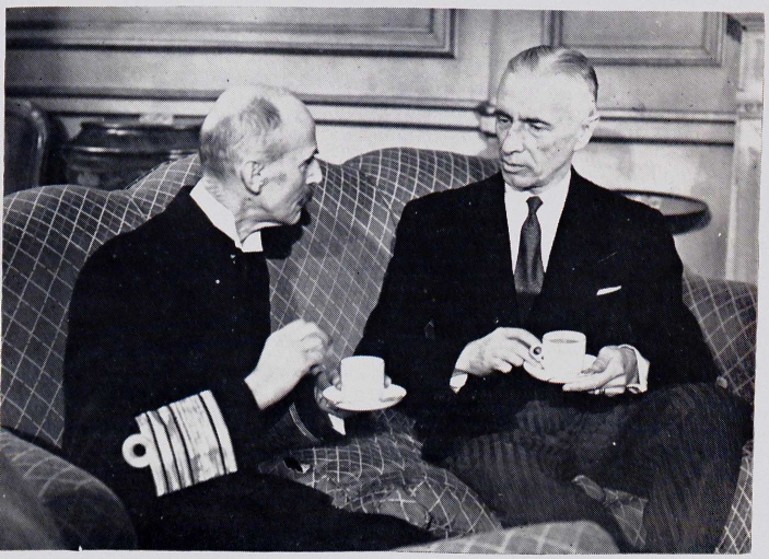 Król Haakon VII i Prezydent RP Władysław Raczkiewicz w Polish Heart Club. Fotografie wykonano 15 stycznia 1941 roku. Źródło: Milker A., "25 lat Ogniska Polskiego w Londynie", Londyn 1965