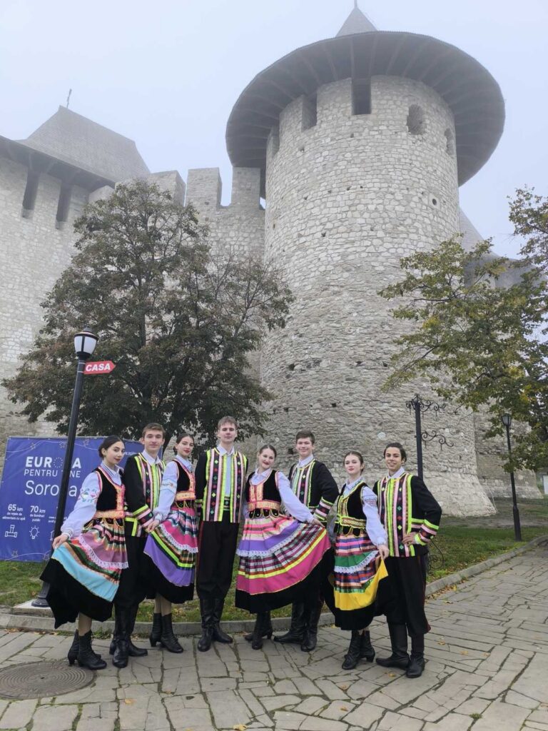 grupa taneczna Polacy Budżaka wzięła udział w obchodach Święta Niepodległości Polski w Sorokac Mołdawia