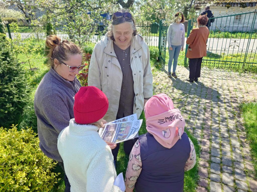 Miejscowi Polacy odwiedzani przez rodaków z Polski