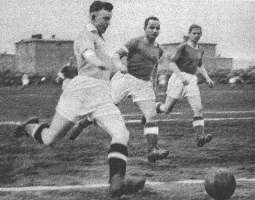 Mecz Ekstraklasy: Warta Poznań - Ruch Chorzów z 1937 roku